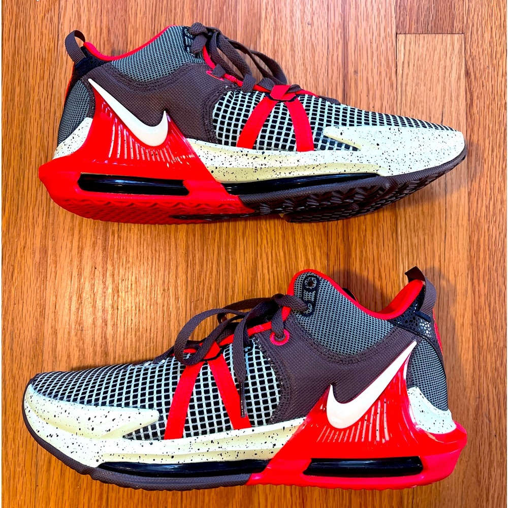 LEBRON WITNESS  VIII NIKE UNISEX